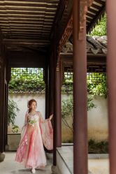 -一揽芳华汉服旗袍体验馆(拙政园店)