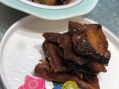 上海熏鱼-松沪名灶·豆浆鱼头·新上海菜(飞航吾悦广场店)