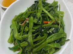 -香港新发烧腊茶餐厅(水围店)