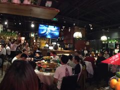 大堂-日进一片海.生腌海鲜火锅.宵夜烧烤(三里屯总店)