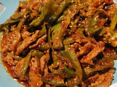 干辣椒炒牛肉-金龙烧烤·牛肉面(西塔店)