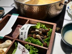 -椰子湾·海南火锅·糟粕醋·椰子鸡(正大广场店)