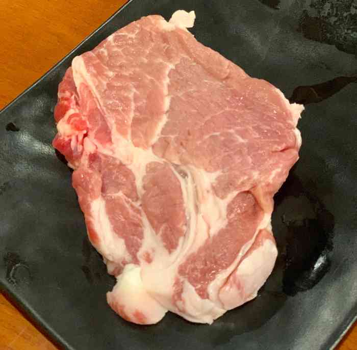 肉甲韩国木炭烤肉(三峡广场店)-"肉甲韩式烤肉位置就在沙坪坝步行街