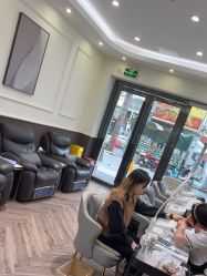 -花岐款式专研健康美甲沙龙