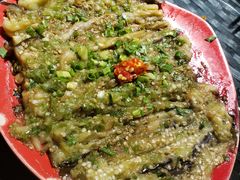 -何师烧烤·香辣蟹·川菜·30年老品牌(太古里旗舰店)
