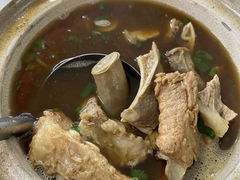 肉骨茶的湯-新峰肉骨茶