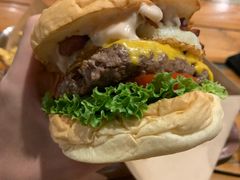 -BURGER BRO'S