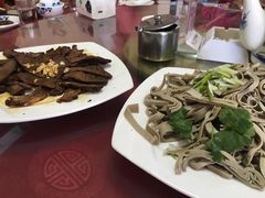 -溢心园香河肉饼总店