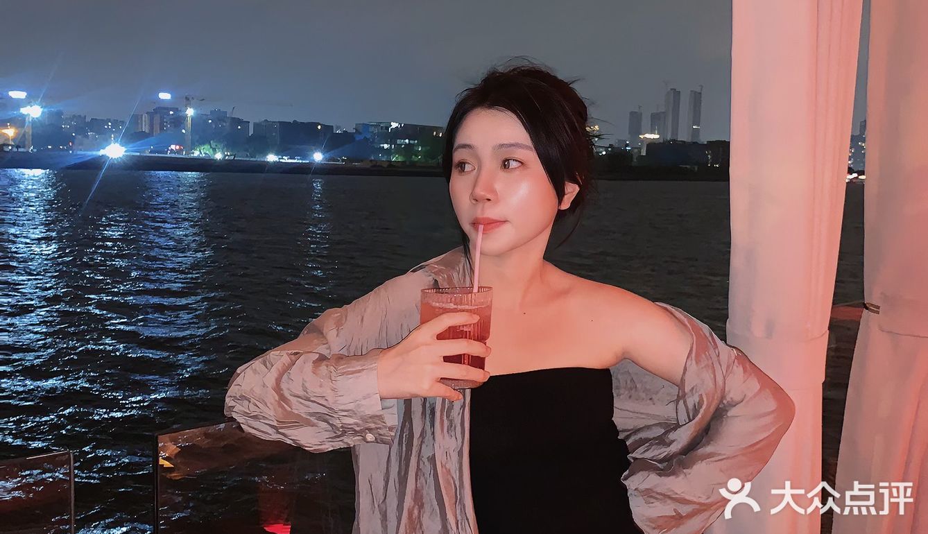 就在太古仓江边餐吧真的太舒服啦😌