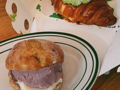 斑斓椰汁糯米可颂-PAOPAO Bakery&Café(港汇店)