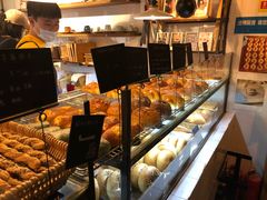 面包甜点陈列柜-仙峰天然面包(迎宾路店)