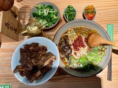 -百春原湖南牛肉粉(百联世纪店)