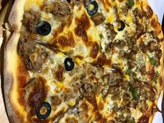 黑椒牛肉粒比萨-LUCCA卢卡西班牙海鲜饭(远洋广场店)