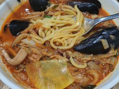 辣海鲜炒面-香港饭店0410(弘大店)