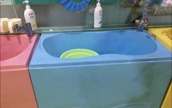 -小鸭先知婴儿游泳馆