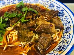 -渝之汇牛肉豌杂面