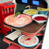  周末朋友约了去野兽花园火锅店