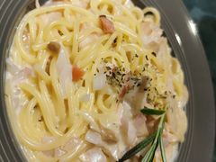 奶油蘑菇熏鸡意面-慢象咖啡(台江店)