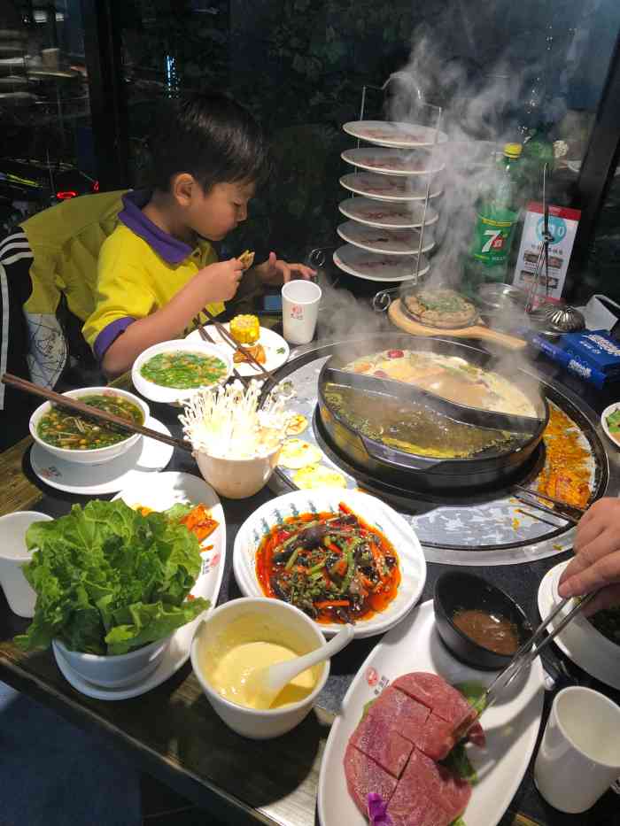 潮鱼捞火锅-"店铺挺好找的,就在江汉路正街上面,坐地铁.