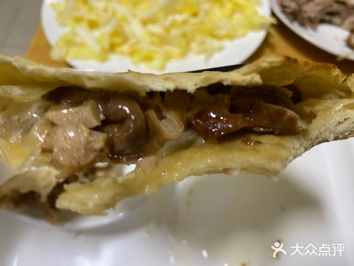 宝光熏肉鞋底火烧(新街口店)肥肠火烧图片