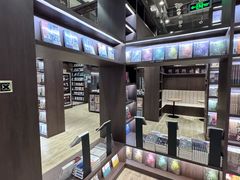 -钟书阁(群光广场店)