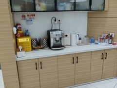 -瑞尔齿科(南京东路名人诊所)