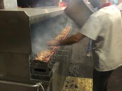 -烤肉小伙烤肉店
