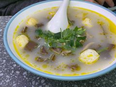 油豆腐鸭血粉丝汤-小杨生煎(湟普汇店)