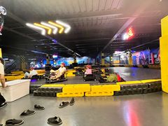 -极限PLAY运动娱乐新世界·团建派对表演休闲馆·室内高空游乐园
