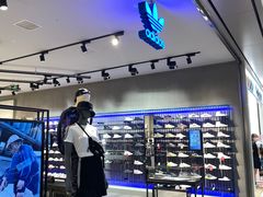 -阿迪达斯(武林银泰三叶草店)