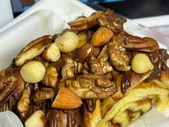 坚果榛子可可肉桂卷-山崎面包(苏州中心店)