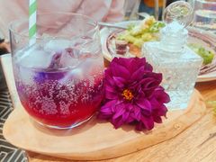 -FLOVIE FLORIST CAFE