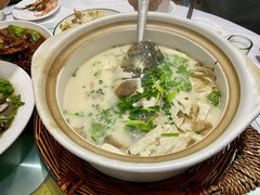 鱼头汤-胡老三家土菜馆·老店地方特色菜·招牌茅山地锅老鹅