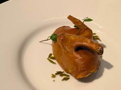 脆皮玻璃乳鸽-巧庆楼·茶膳