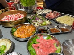 -围炉肉舍•炭烤活鳗•丹东海鲜烤肉(步行街店)