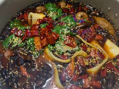 -晓彭肥肠鸡·泡椒鸡火锅(水木天地店)