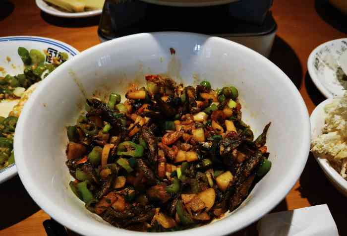 厨嫂当家(石岩石龙仔店)-"国庆加班,老大请我们吃饭,环境和装修都可.