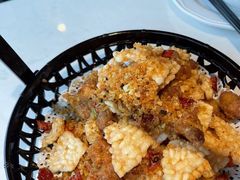 咸蛋黄牛蛙掌中宝-避风塘·老港味餐厅(虹口龙之梦店)