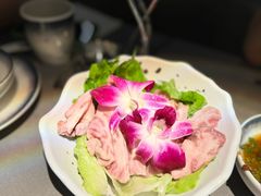 -伴山牛贵州黄牛肉火锅·苗疆非遗艺术餐厅(上海首店)