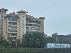 -万绿园