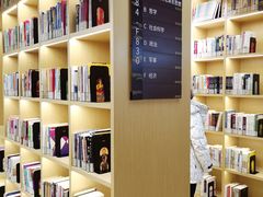 -漕河泾街道图书馆(漕河泾社区文化活动中心店)