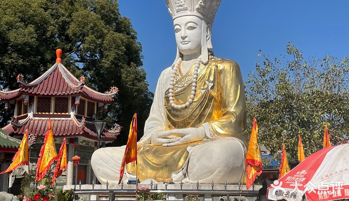 每年婆婆都要来这里拜拜