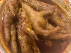 -爆炸头阿姨小四川正宗川味小吃(无任何分店)
