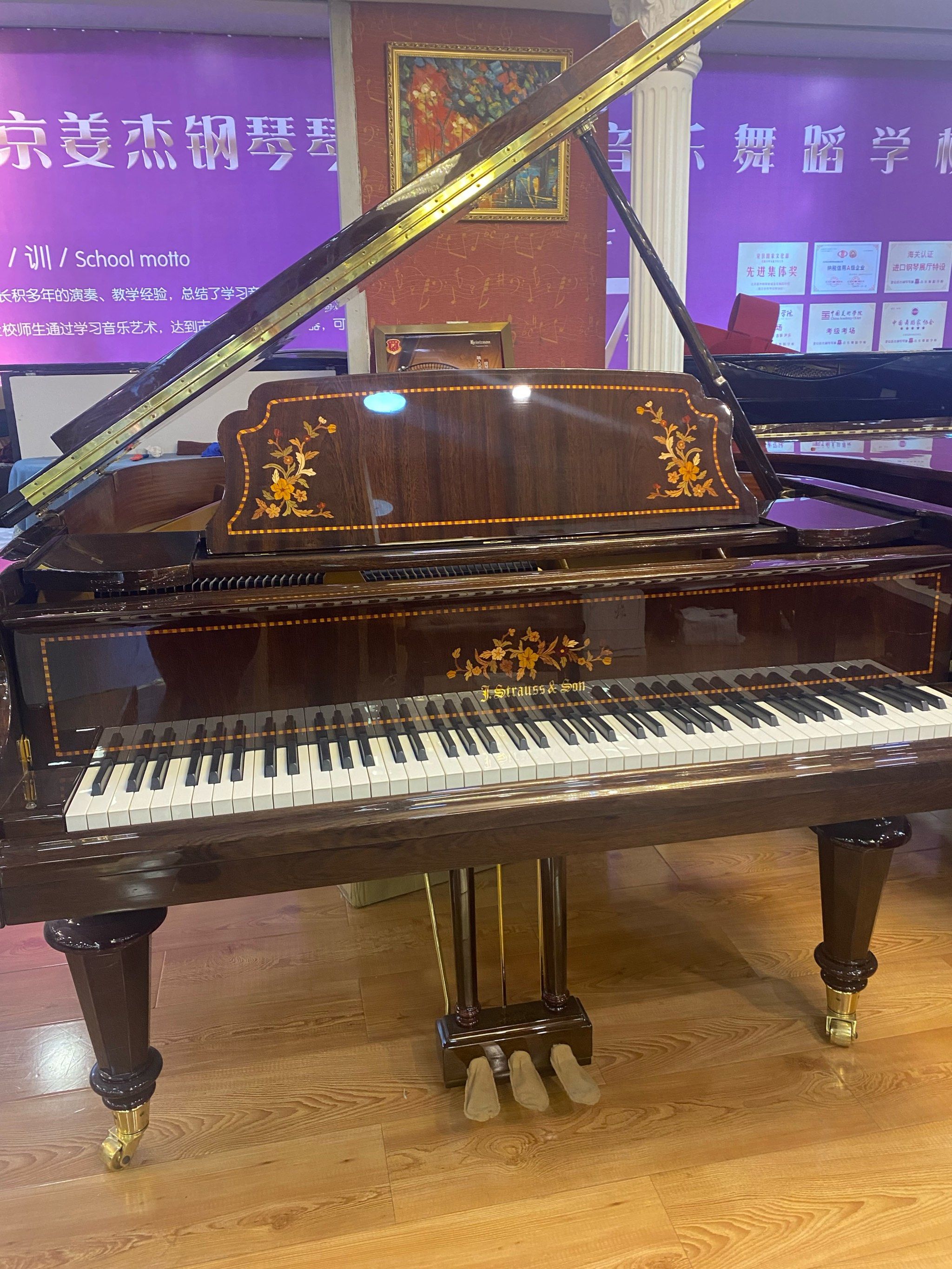 看看这些钢琴