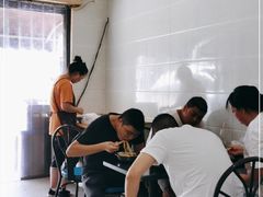 -薛记襄阳香辣牛肉面(平安路店)