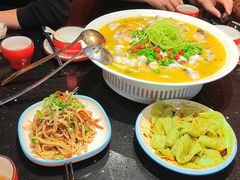 -山城外·非遗酸菜鱼(盛龙广场店)