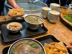 -云阿蛮云南生烫牛肉米线(奉贤路店)