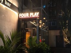 -FOUR PLAY BAR