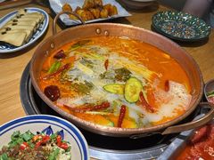 -洱火云南酸菜牛肉火锅(石景山当代商城店)