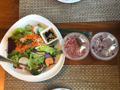 -Chom Cafe and Restaurant